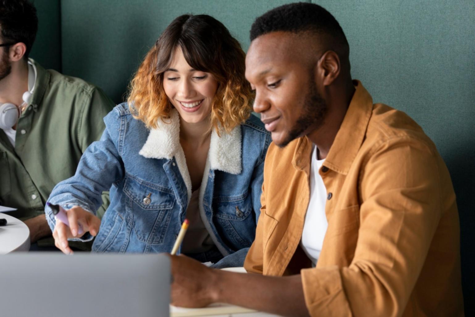 Consultation professionnelle dans un bureau moderne